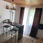 Feriehus Vikendica Sa Bazenom