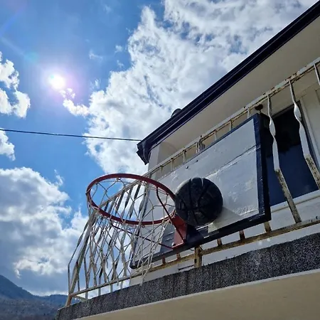 Nyaraló Vikendica Sa Bazenom *