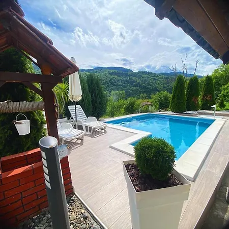 Hébergement de vacances Vikendica Sa Bazenom Višegrad