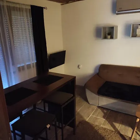 Vikendica Sa Bazenom Hébergement de vacances Višegrad