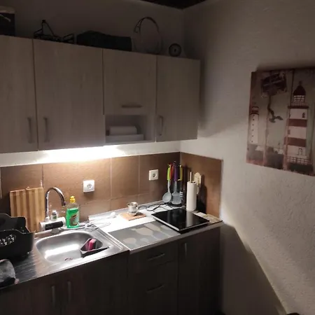 Vikendica Sa Bazenom *