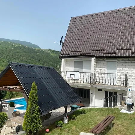 Dom wakacyjny Vikendica Sa Bazenom *