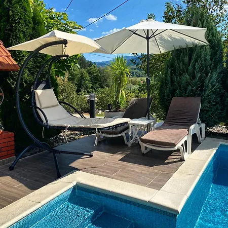 Vikendica Sa Bazenom Hébergement de vacances *