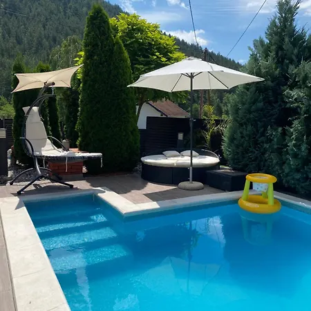 Vikendica Sa Bazenom Hébergement de vacances