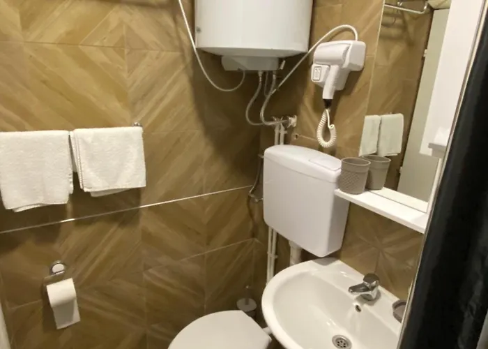 Vikendica Sa Bazenom Semesterbostad *