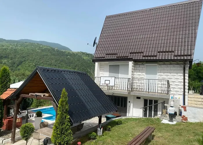 Semesterbostad Vikendica Sa Bazenom *