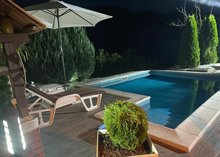 Vikendica Sa Bazenom Semesterbostad