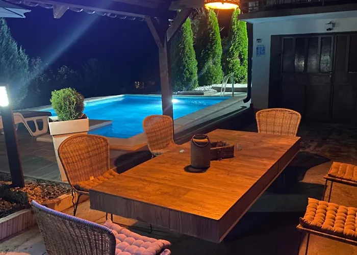 Semesterbostad Vikendica Sa Bazenom *