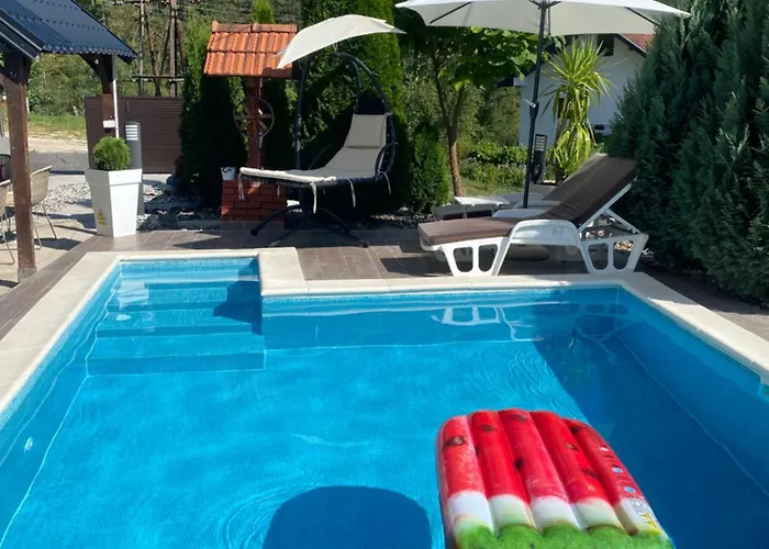 Semesterbostad Vikendica Sa Bazenom Višegrad