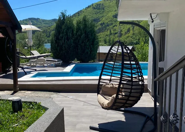 Semesterbostad Vikendica Sa Bazenom *